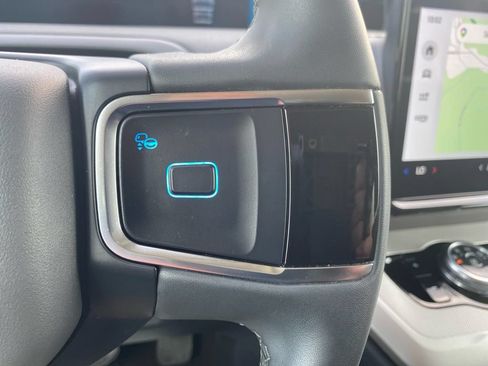 Used 2025 Ford Expedition Active AWD/4WD image 24