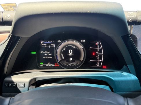 Used 2025 Lexus ES 300h w/ Premium Package FWD image 11