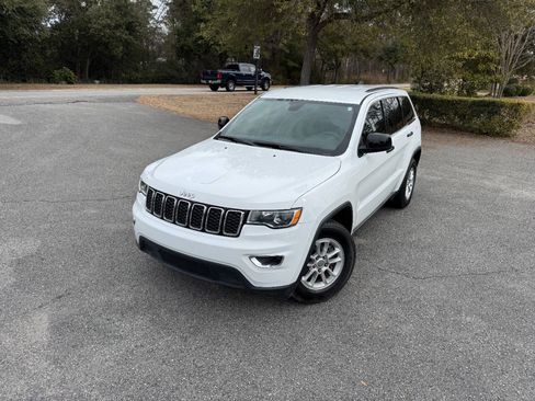 Used 2019 Jeep Grand Cherokee Laredo RWD image 31