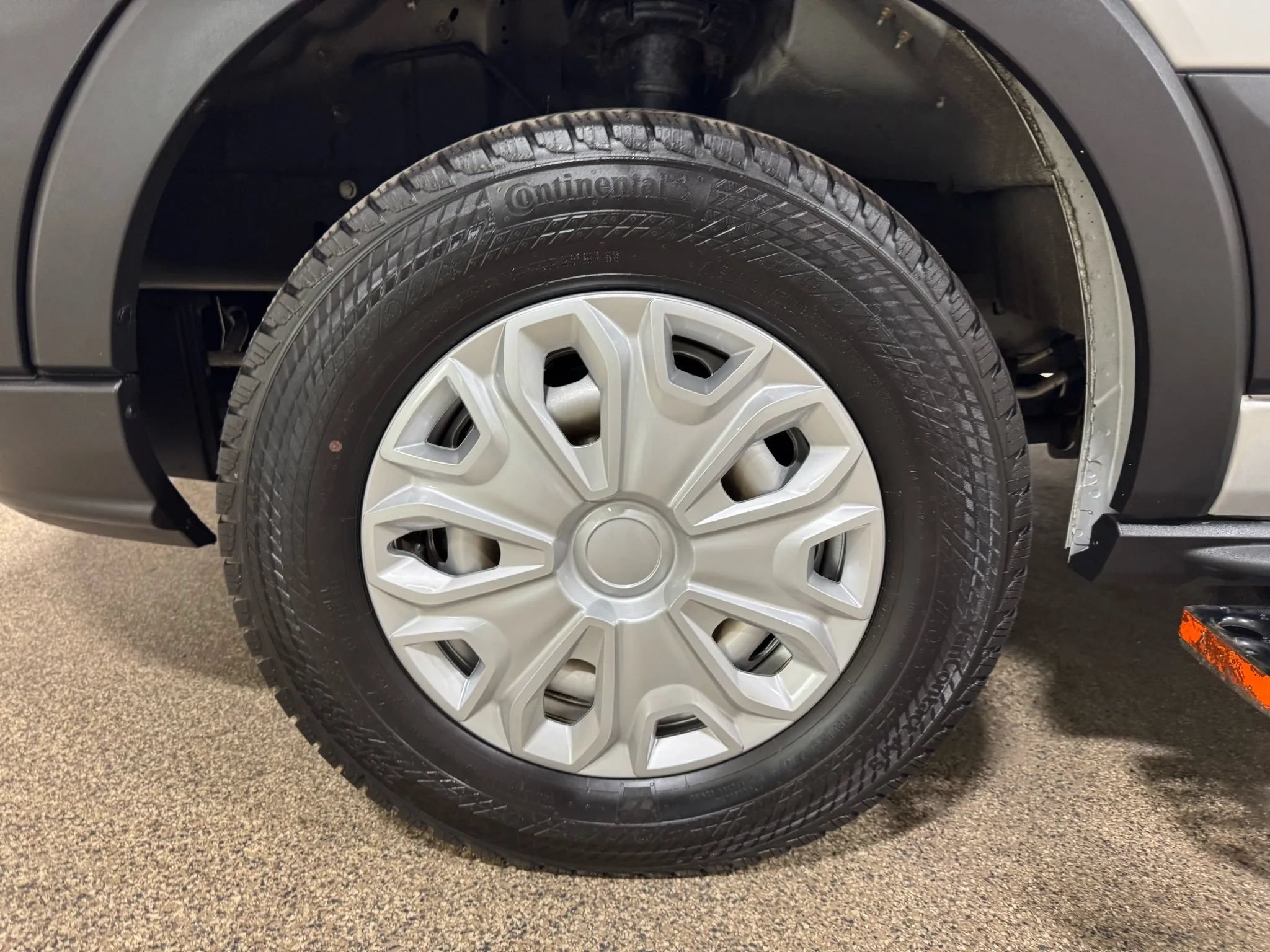 Used 2019 Ford Transit 250 148 Medium Roof RWD image 61