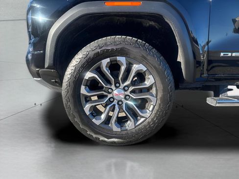 Used 2023 GMC Canyon Denali image 5