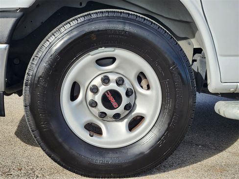 Certified 2024 GMC Savana 2500 w/ Driver Convenience Package image 12