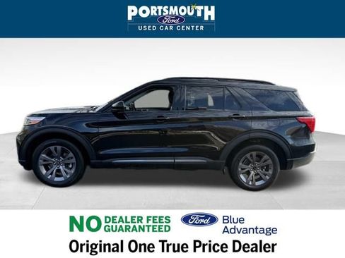 Used 2022 Ford Explorer XLT w/ Equipment Group 202A image 2