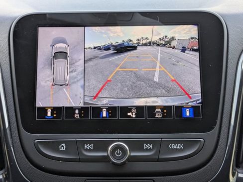 Used 2023 Chevrolet Equinox RS FWD image 24