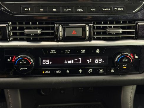 Used 2022 Nissan Pathfinder SL w/ SL Premium Package image 26