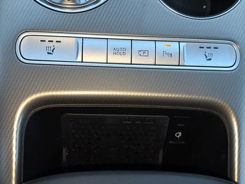 Certified 2025 Genesis GV60 RWD image 30
