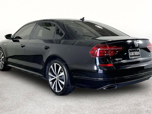 Used 2018 Volkswagen Passat 3.6 image 17