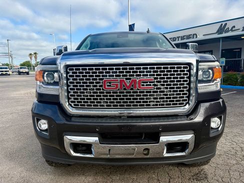 Used 2016 GMC Sierra 2500 Denali w/ Duramax Plus Package AWD/4WD image 6