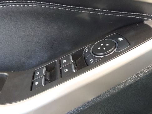 Used 2023 Ford Explorer XLT w/ Equipment Group 202A AWD/4WD image 17