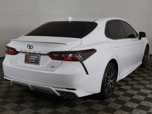 Used 2024 Toyota Camry SE image 9