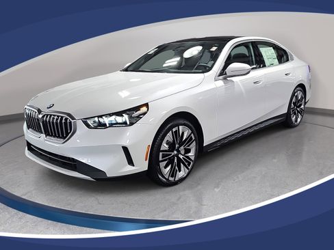New 2027 BMW 530i xDrive AWD/4WD image 1