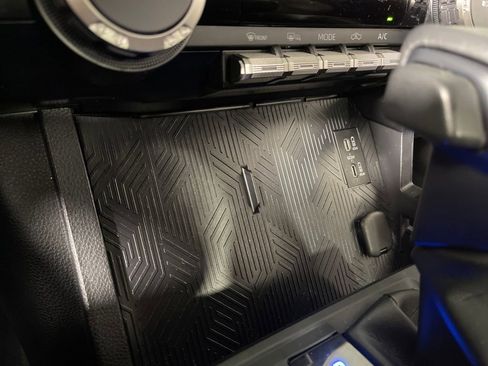 Certified 2025 Toyota Tacoma TRD Off-Road image 29