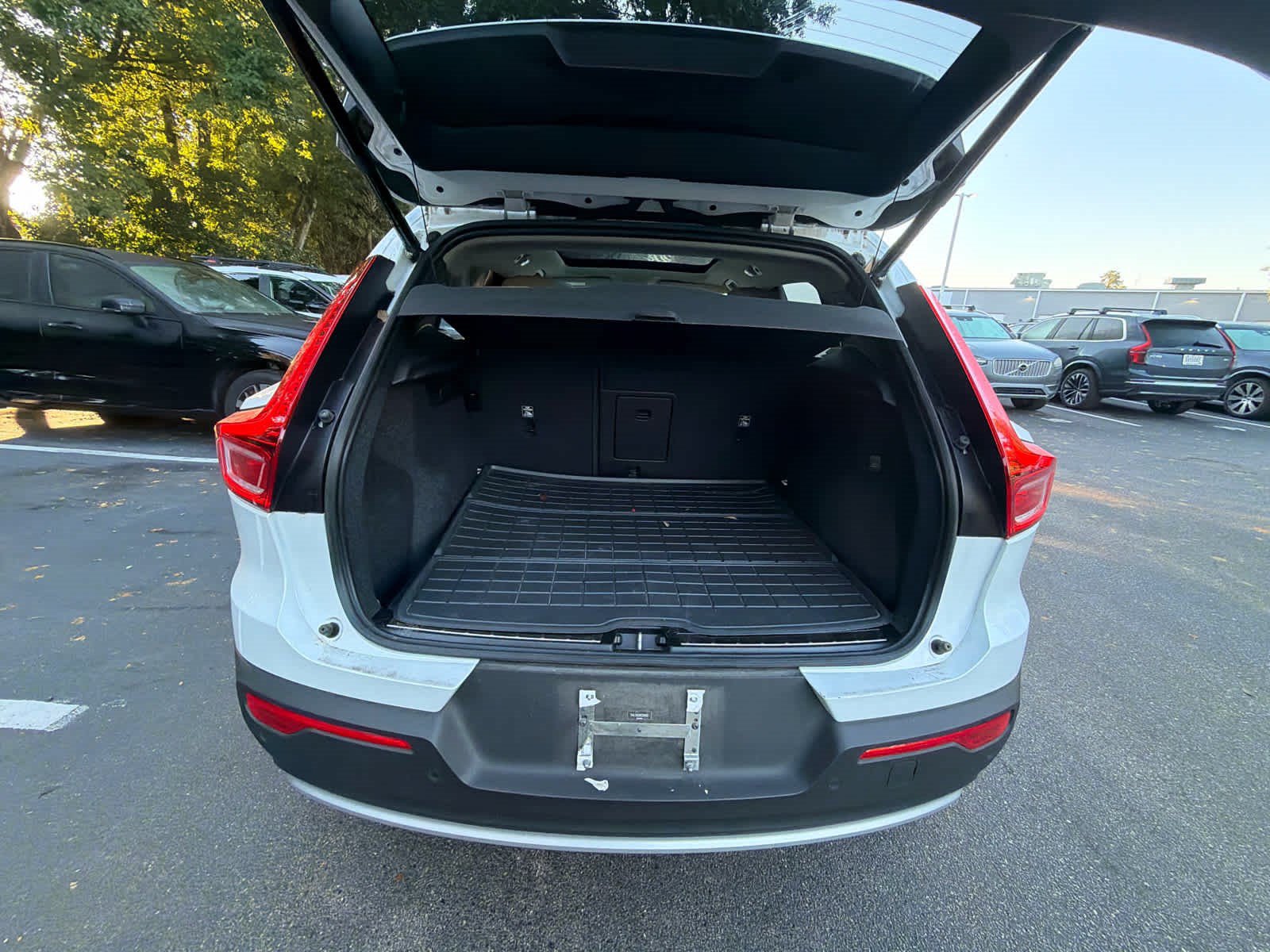 Used 2024 Volvo XC40 B5 Plus w/ Protection Package Premier AWD/4WD image 23