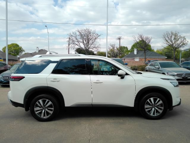 Used 2022 Nissan Pathfinder SL w/ SL Black Package FWD image 5