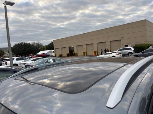 Used 2022 Volkswagen Atlas SEL image 11