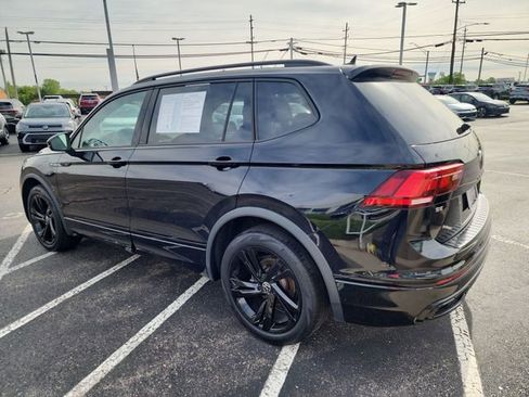 Certified 2023 Volkswagen Tiguan SE R-Line FWD image 7