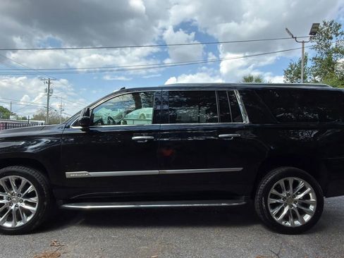 Used 2020 Cadillac Escalade ESV Luxury RWD image 3