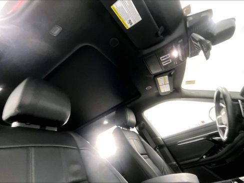Used 2021 Land Rover Range Rover Evoque R-Dynamic S AWD/4WD image 17