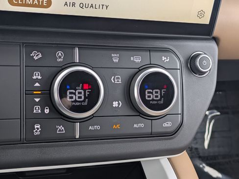 New 2026 Land Rover Defender 110 X-Dynamic SE image 15