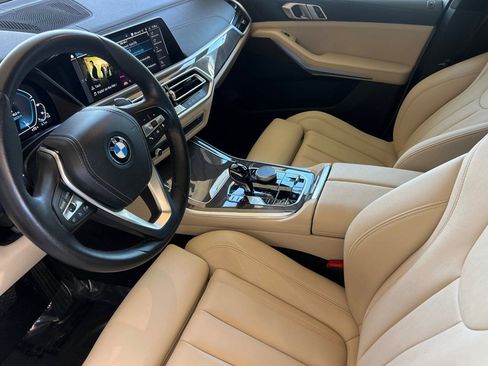 Used 2022 BMW X5 xDrive45e w/ Parking Assistance Package AWD/4WD image 4