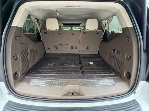 Used 2022 GMC Yukon XL Denali w/ Denali Premium Package AWD/4WD image 16