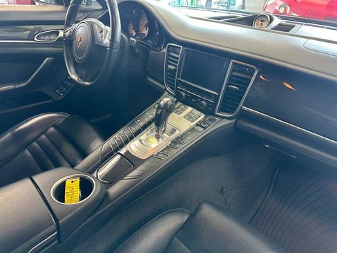 Used 2016 Porsche Panamera GTS image 37