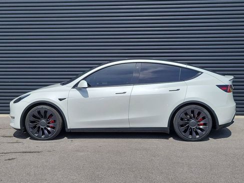 Used 2022 Tesla Model Y Performance AWD/4WD image 2