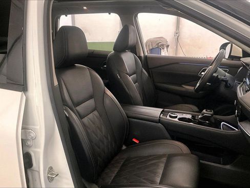 Used 2023 Nissan Rogue Platinum image 7