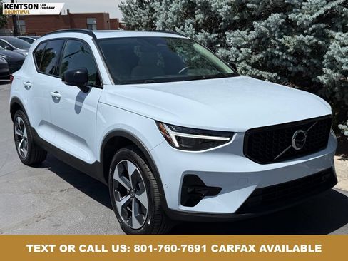 Used 2026 Volvo XC40 B5 Plus AWD/4WD image 12
