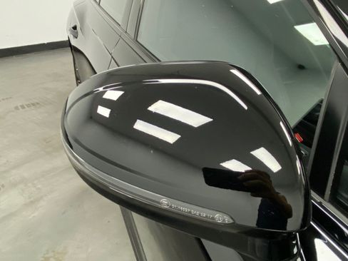 Used 2021 Bentley Flying Spur V8 AWD/4WD image 13