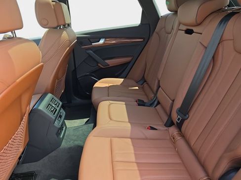 Used 2023 Audi Q5 e Premium w/ Convenience Package AWD/4WD image 17