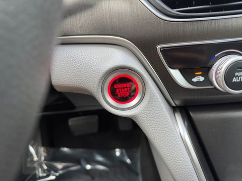 Used 2018 Honda Accord LX image 19