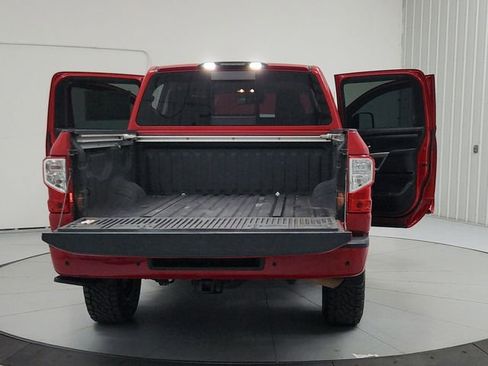 Used 2021 Nissan Titan SV w/ SV Convenience Package AWD/4WD image 14