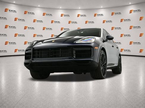 Used 2021 Porsche Cayenne Turbo w/ Premium Package Plus AWD/4WD image 55