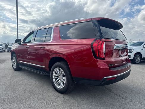 Used 2024 GMC Yukon XL SLT w/ SLT Luxury Package image 4