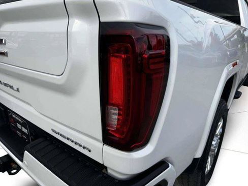 Used 2022 GMC Sierra 3500 Denali AWD/4WD image 18