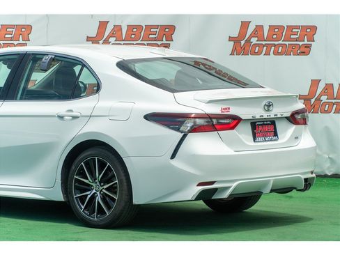 Used 2024 Toyota Camry SE w/ Convenience Package FWD image 25