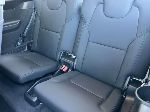 New 2026 Volvo XC90 B5 Core image 14