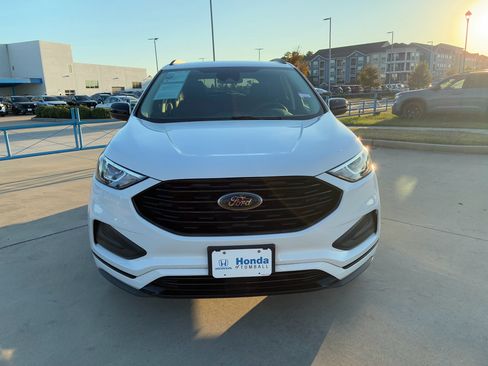 Used 2022 Ford Edge SE w/ Black Appearance Package image 3