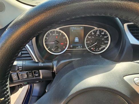 Used 2019 Nissan Sentra SV FWD image 11