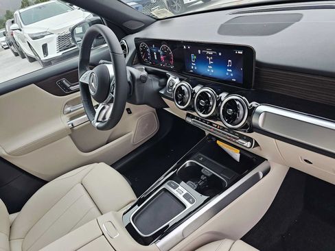 New 2026 Mercedes-Benz GLB 250 image 11