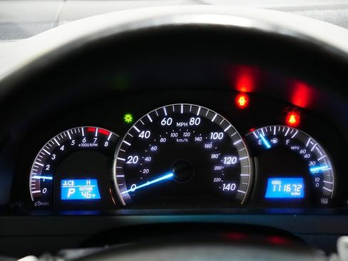 Used 2012 Toyota Camry SE image 18