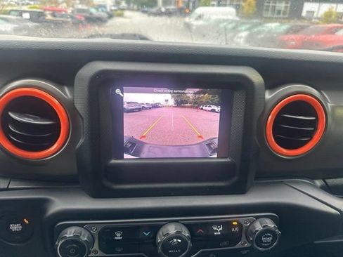 Used 2023 Jeep Gladiator Sport AWD/4WD image 26