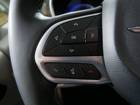 Used 2023 Chrysler Pacifica Limited w/ Uconnect Theater Family Group AWD/4WD image 22