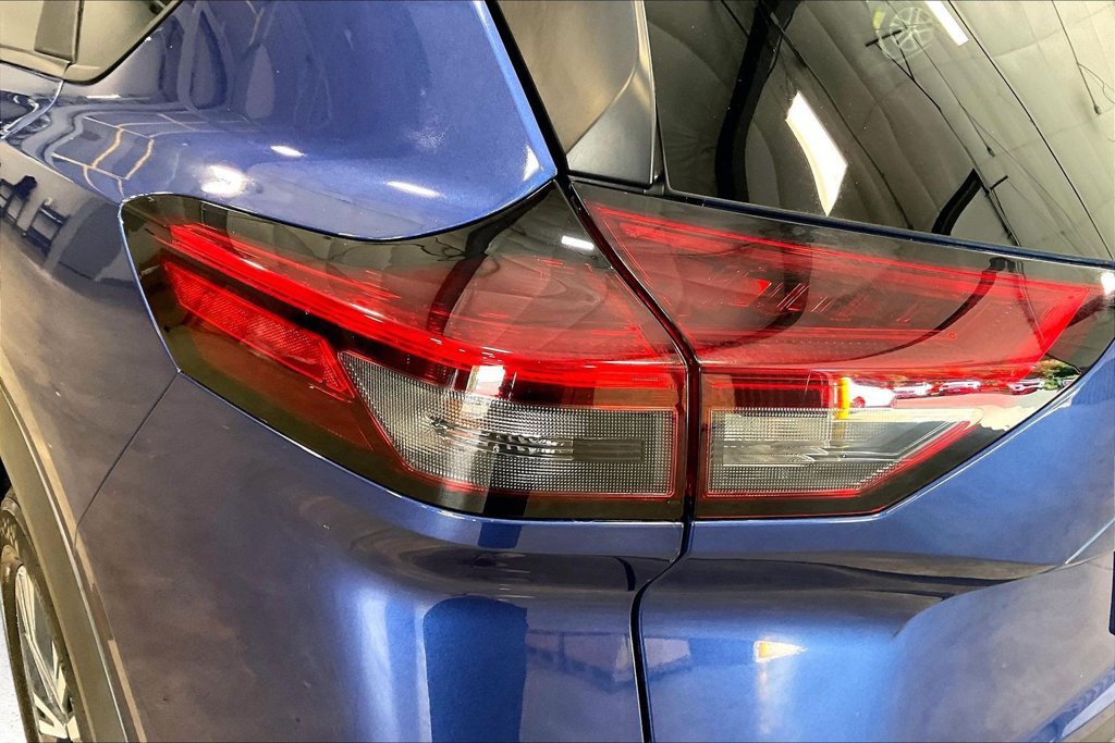 Used 2023 Nissan Rogue SV AWD/4WD image 24