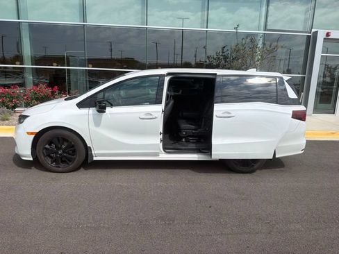 Used 2023 Honda Odyssey Sport image 6