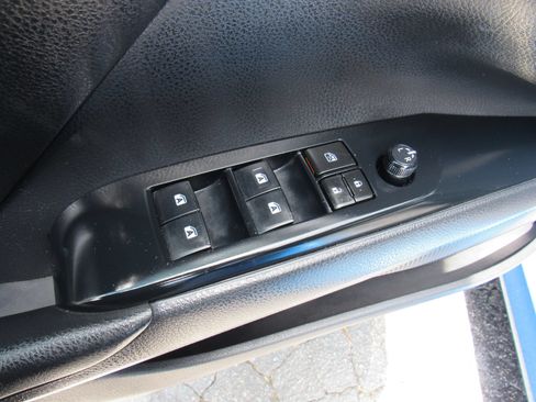 Used 2019 Toyota Camry LE FWD image 11