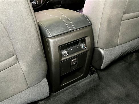 Used 2023 Chevrolet Traverse LT AWD/4WD image 11