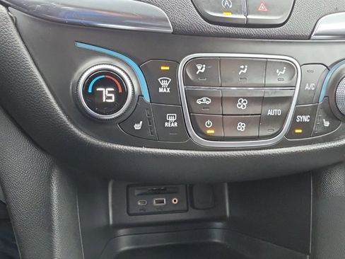 Certified 2024 Chevrolet Equinox LT image 18