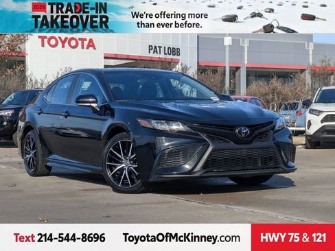 Used 2024 Toyota Camry SE image 1